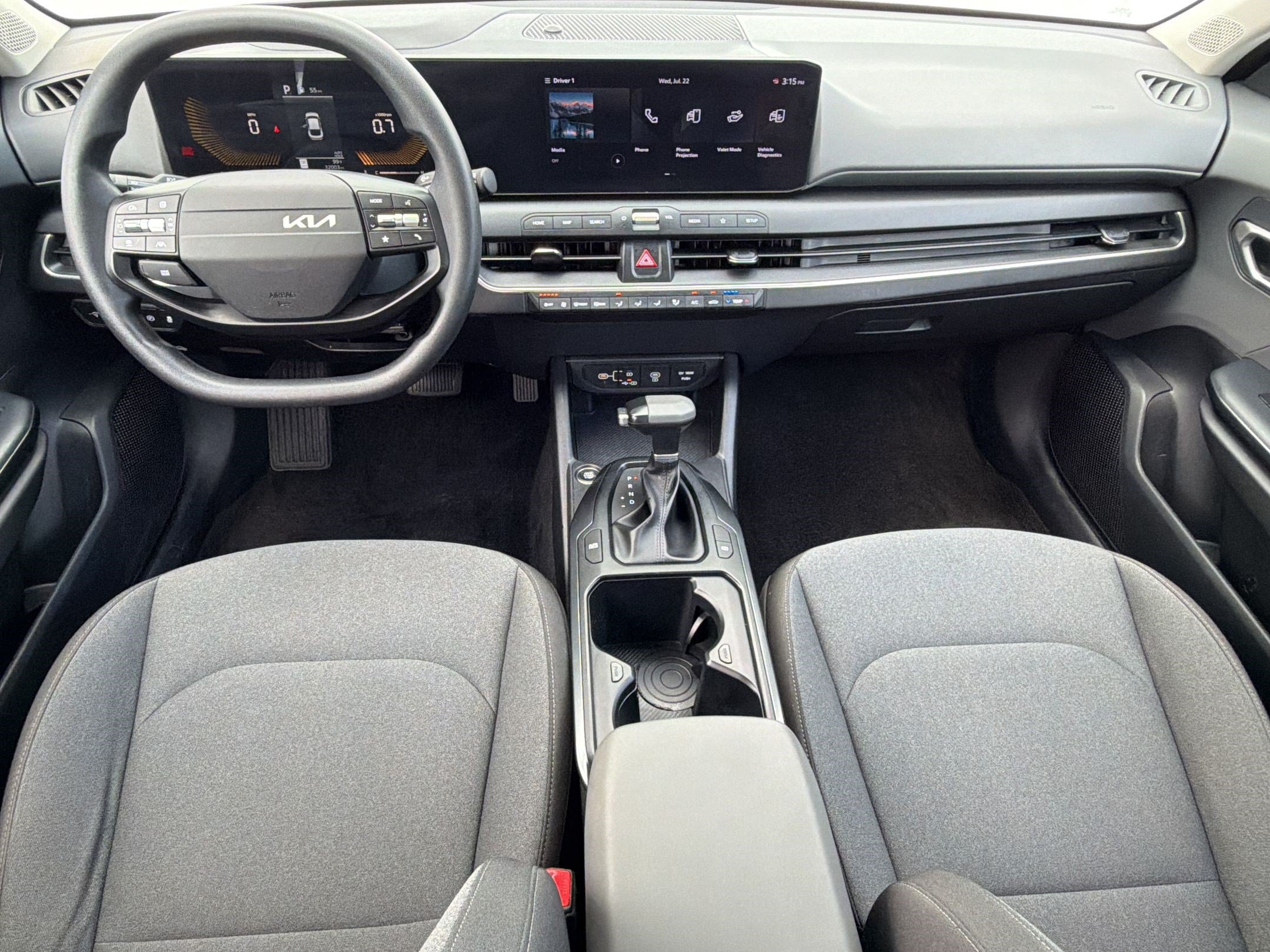 2025 Kia K4 LXS - Photo 17