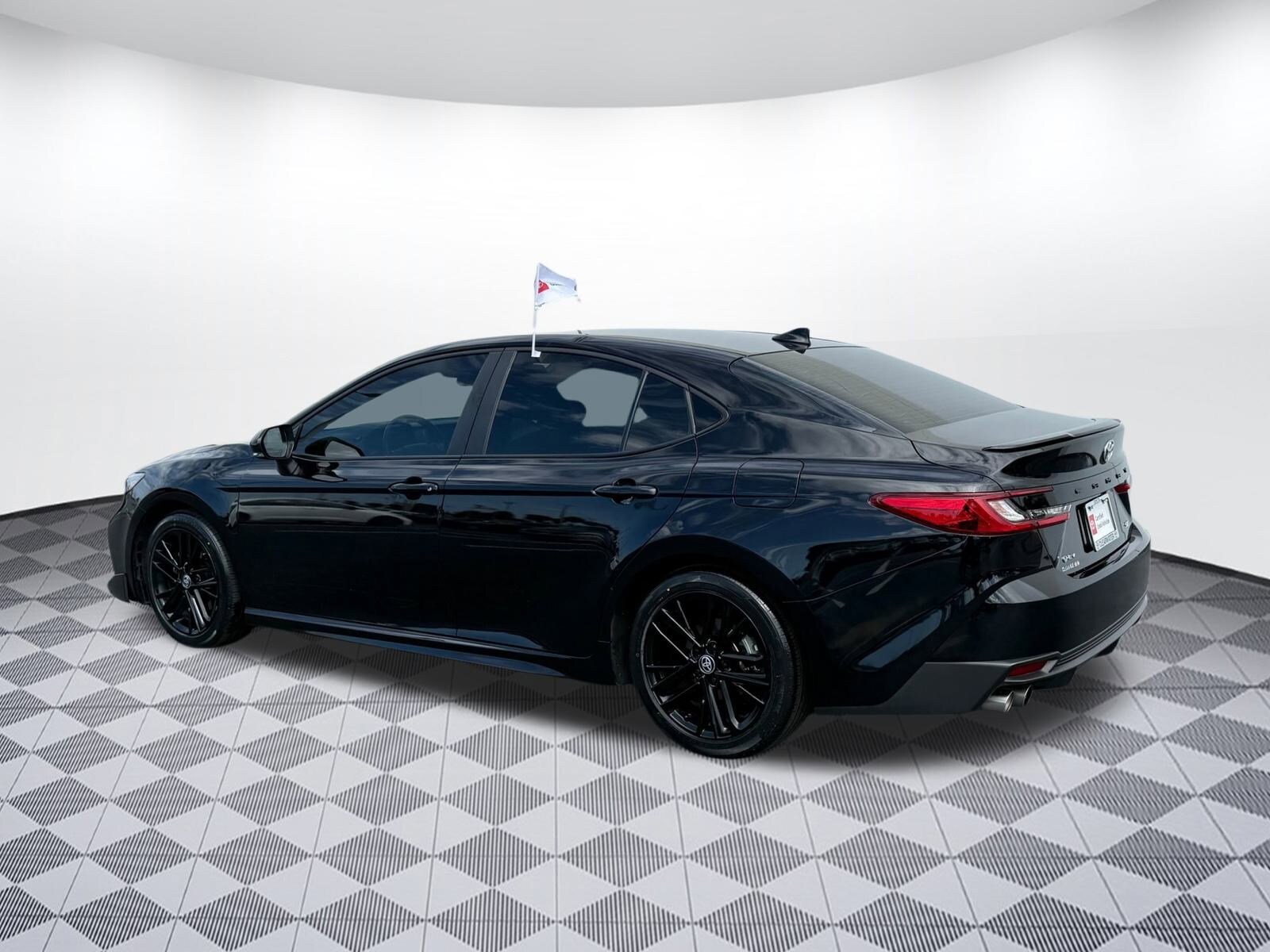 2025 Toyota Camry SE photo 2