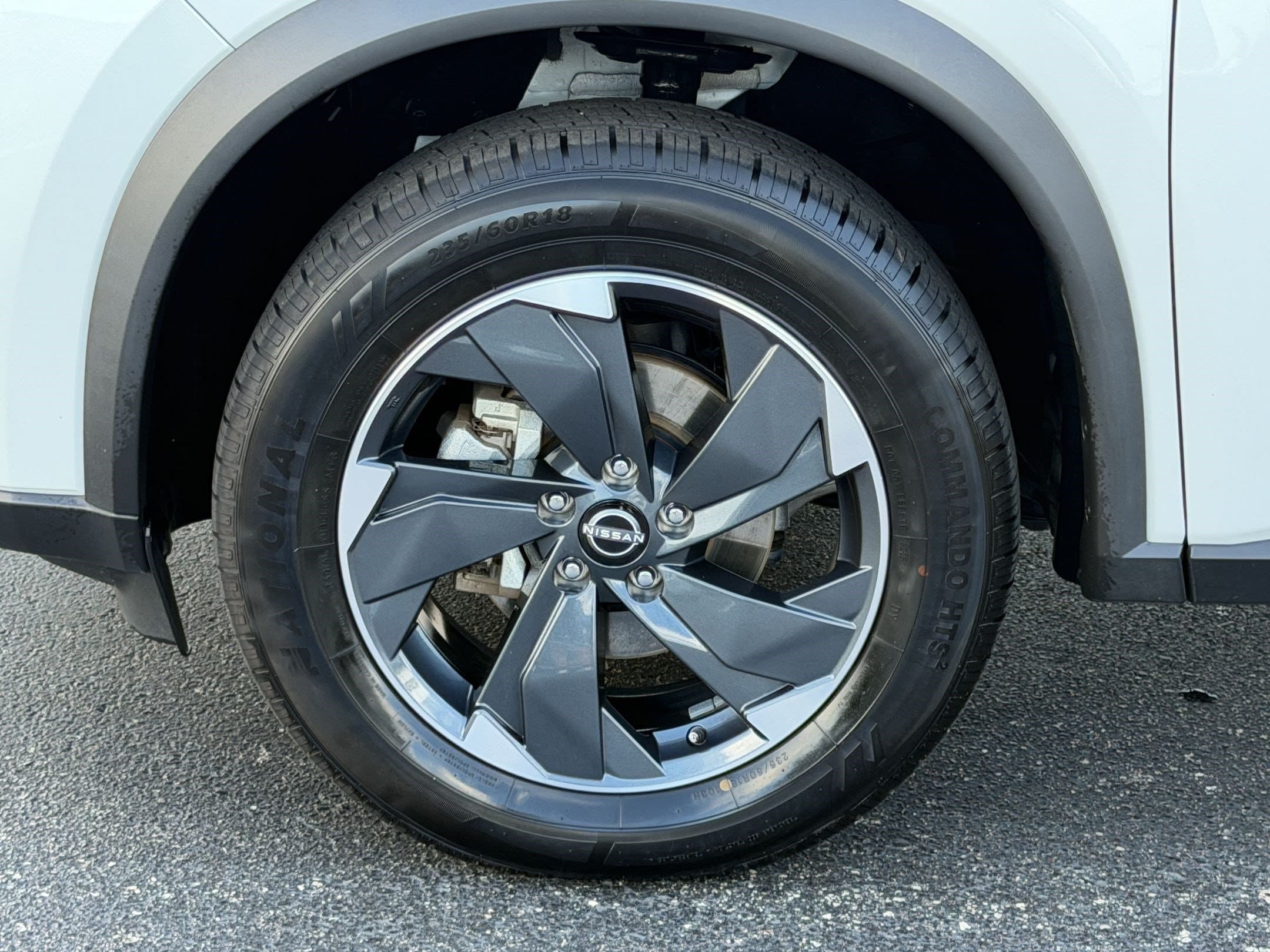2025 Nissan Rogue SV - Photo 13