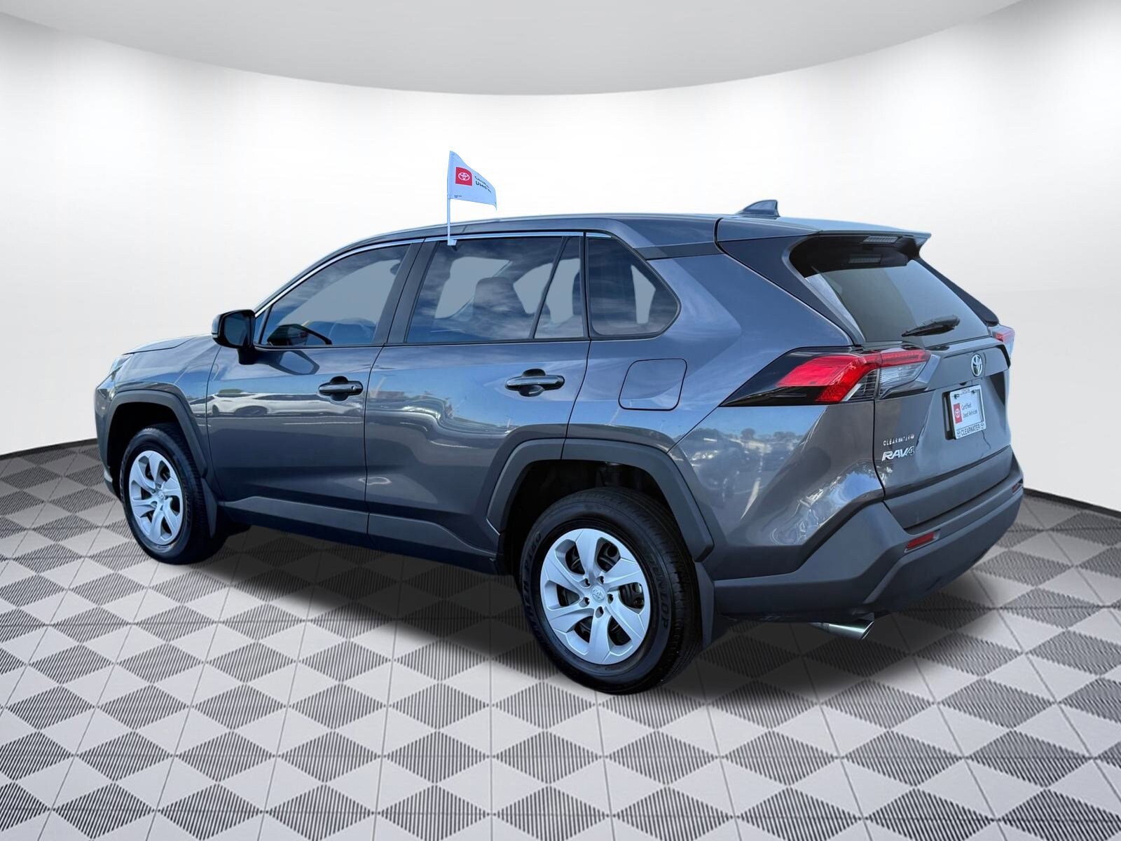 2024 Toyota RAV4 LE photo 3