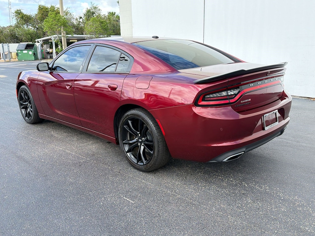 Used 2018 Dodge Charger SXT (SXT RWD) Sedan
