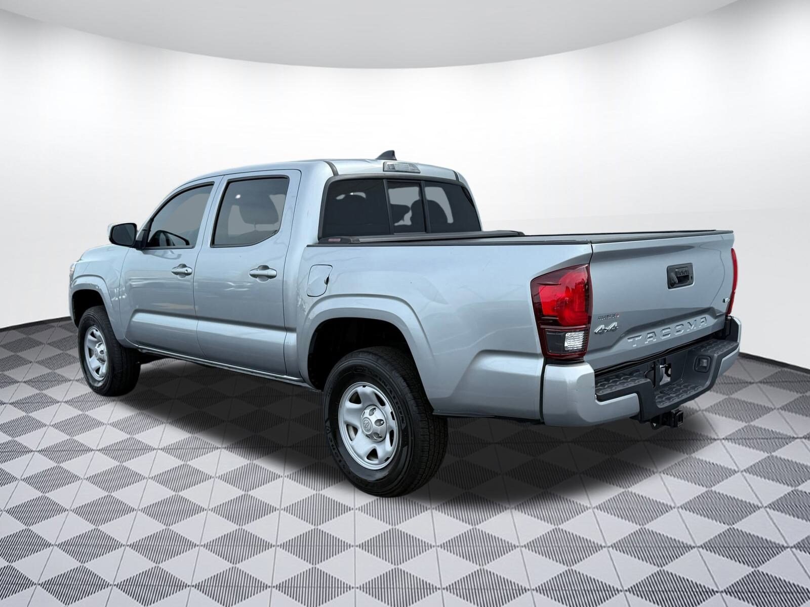 2023 Toyota Tacoma SR Double Cab V6 photo 3