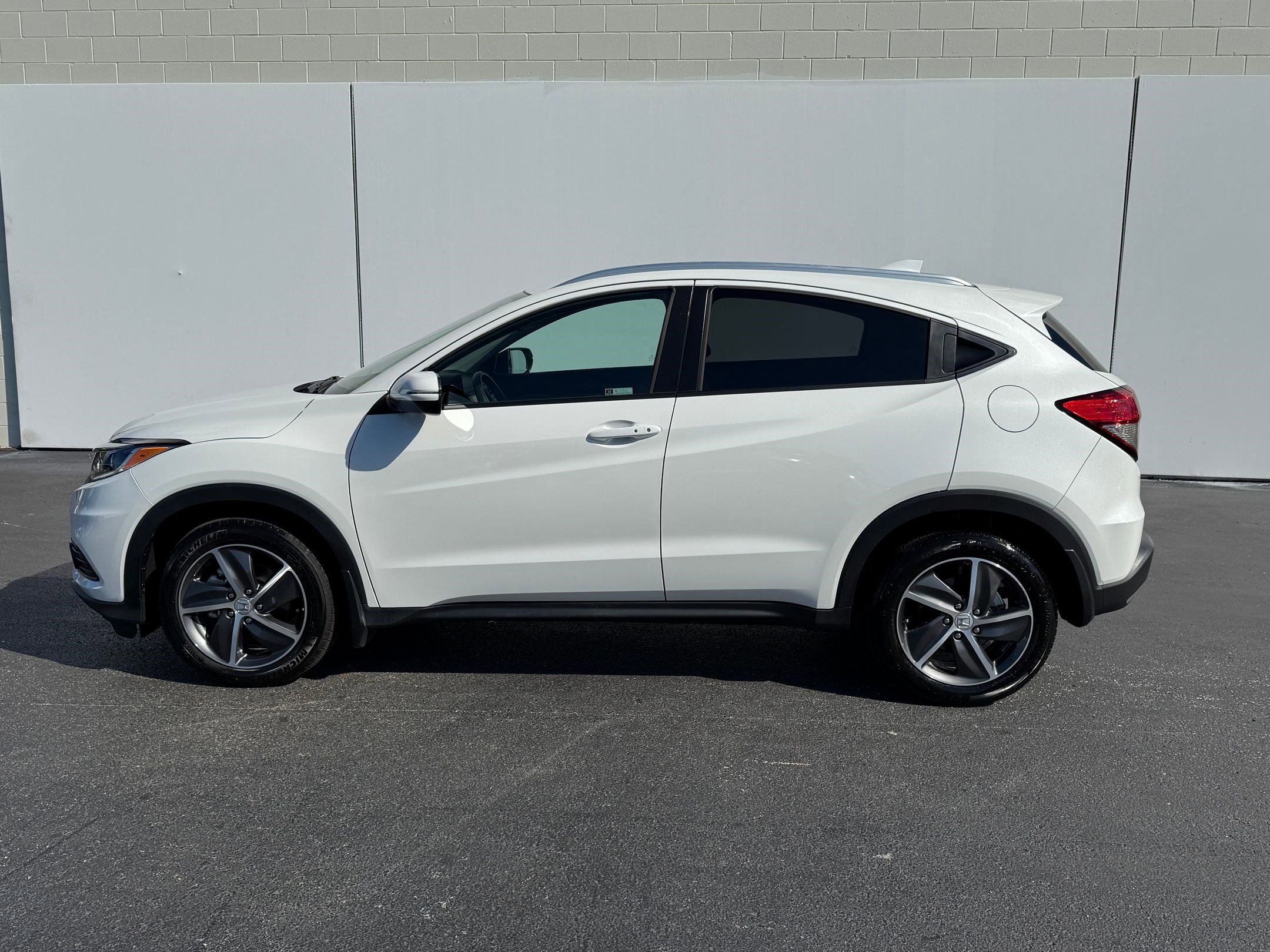 2022 Honda HR-V EX-L photo 2