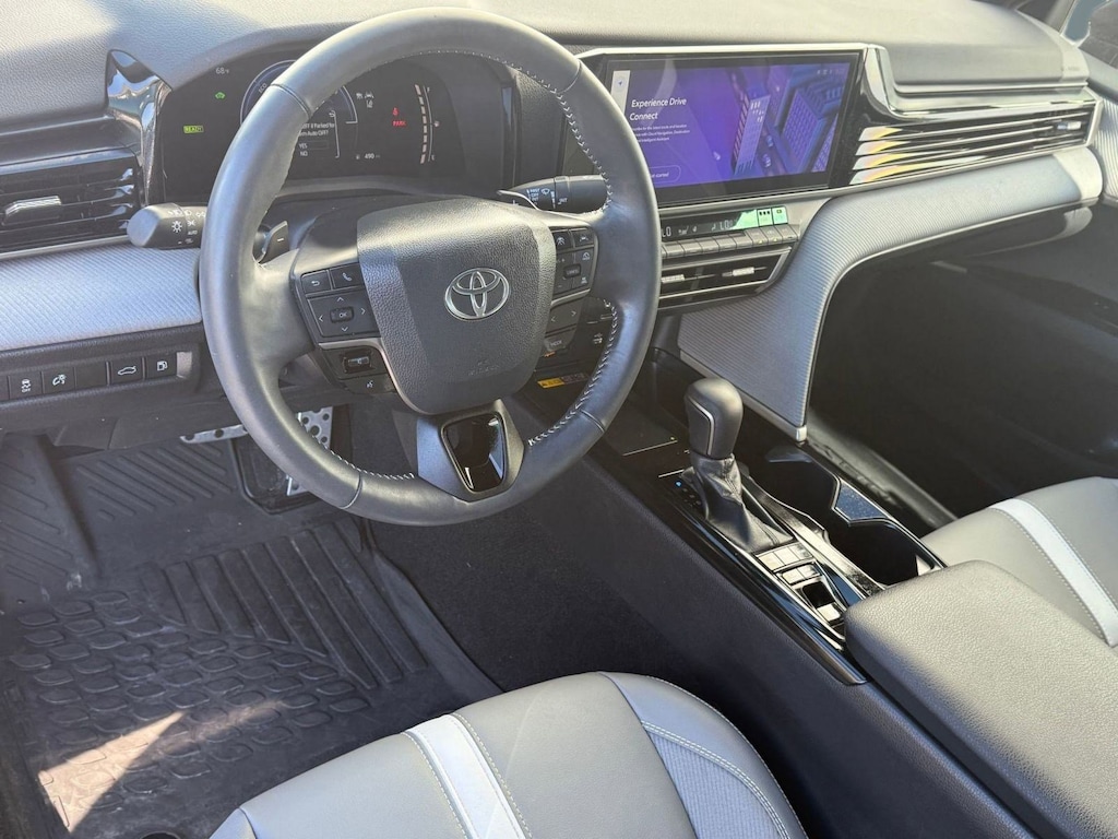 Used 2025 Toyota Camry SE (SE (Natl)) Sedan