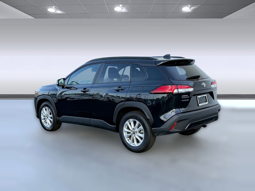 Used 2025 Toyota Corolla Cross LE SUV