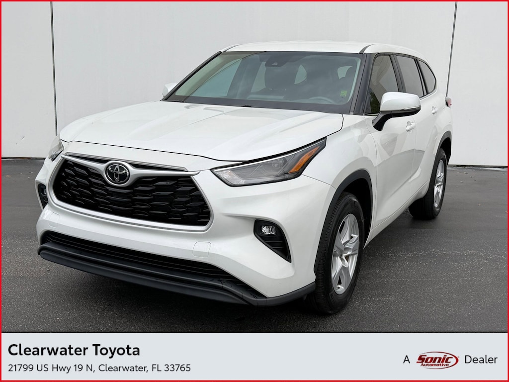 Used 2023 Toyota Highlander LE (LE FWD (Natl)) SUV