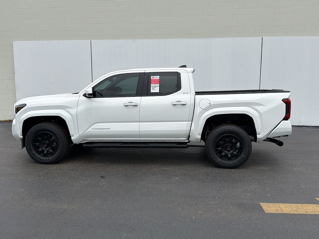 Used 2026 Toyota Tacoma Tacoma SR5 (SR5 Double Cab 5 Bed AT (Natl)) Truck Double Cab