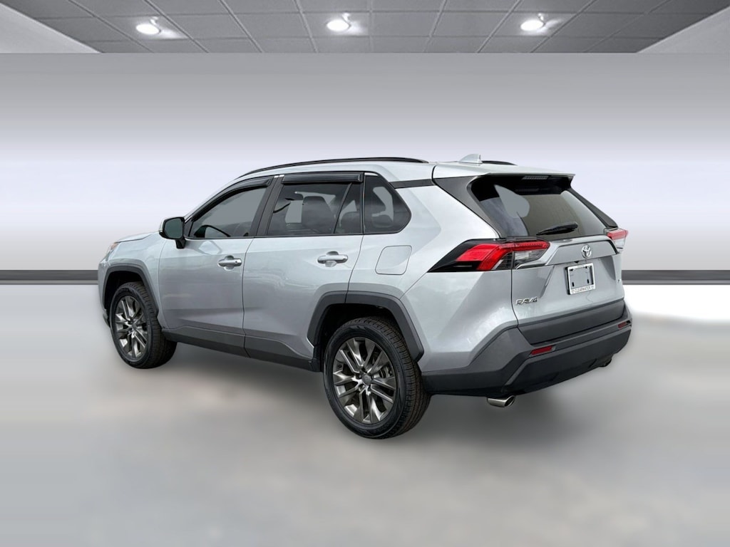 Used 2021 Toyota RAV4 XLE Premium (XLE Premium FWD (Natl)) SUV