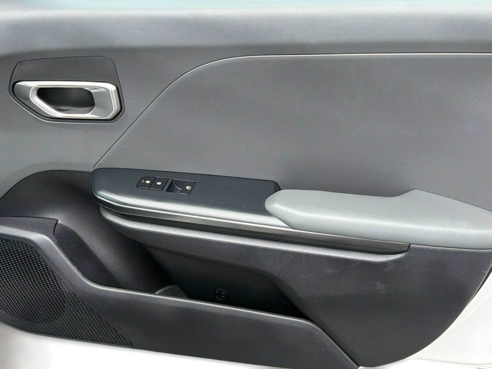 2025 Kia K4 LXS - Photo 34