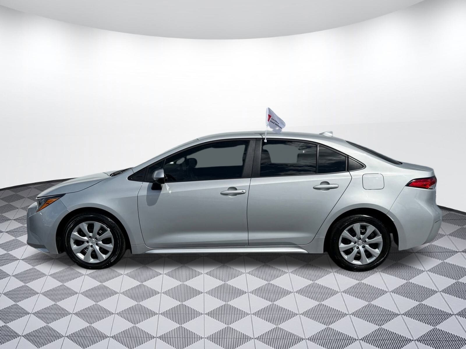 2024 Toyota Corolla LE photo 2