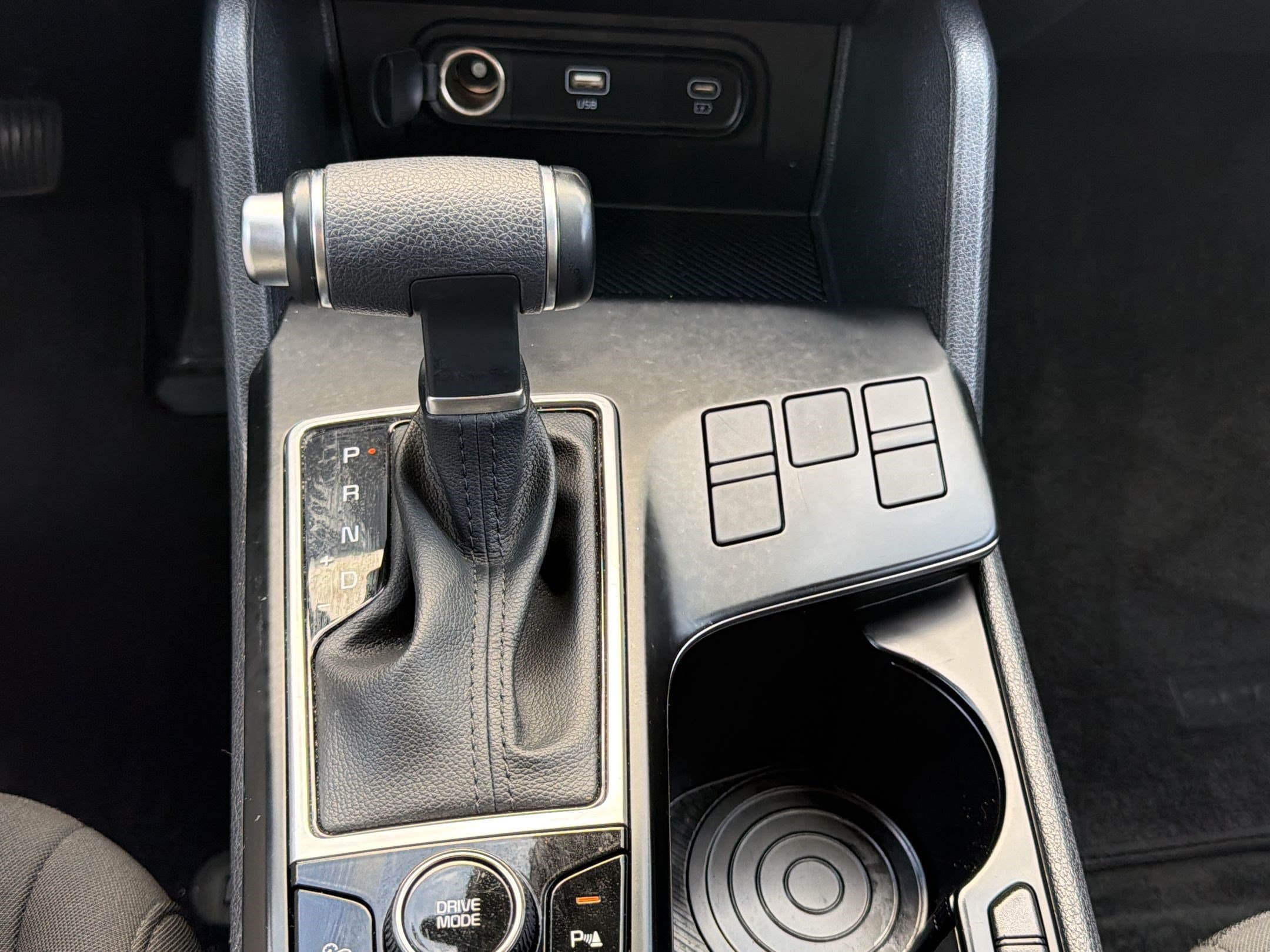 2025 Kia Sportage LX - Photo 17