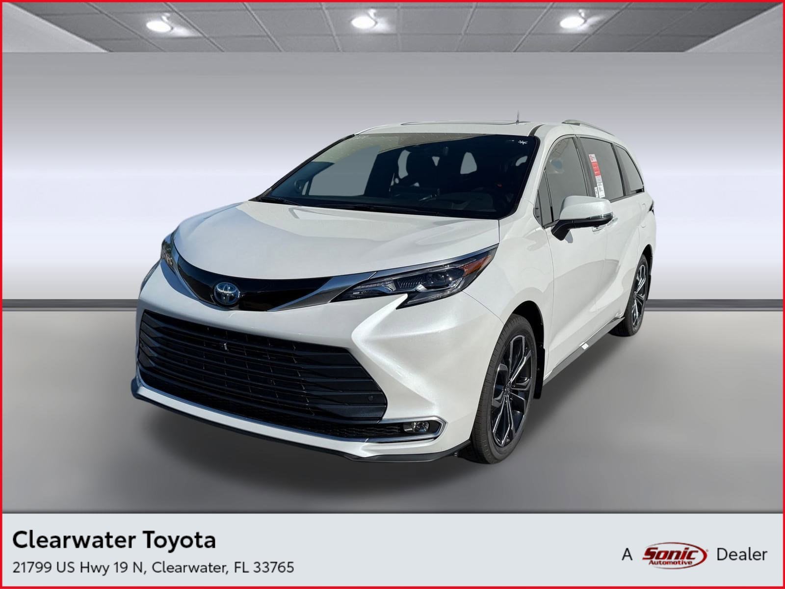 2025 Toyota Sienna Platinum's photo
