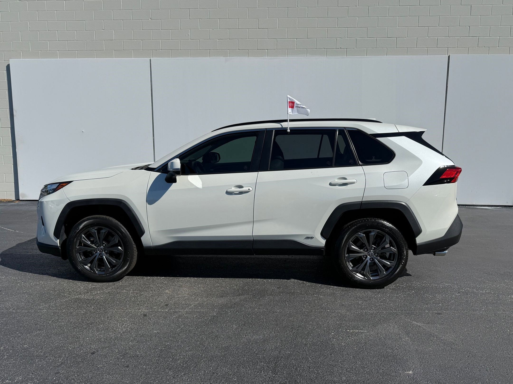 Certified 2022 Toyota RAV4 XLE Premium with VIN JTMB6RFV2NJ021710 for sale in Kansas City
