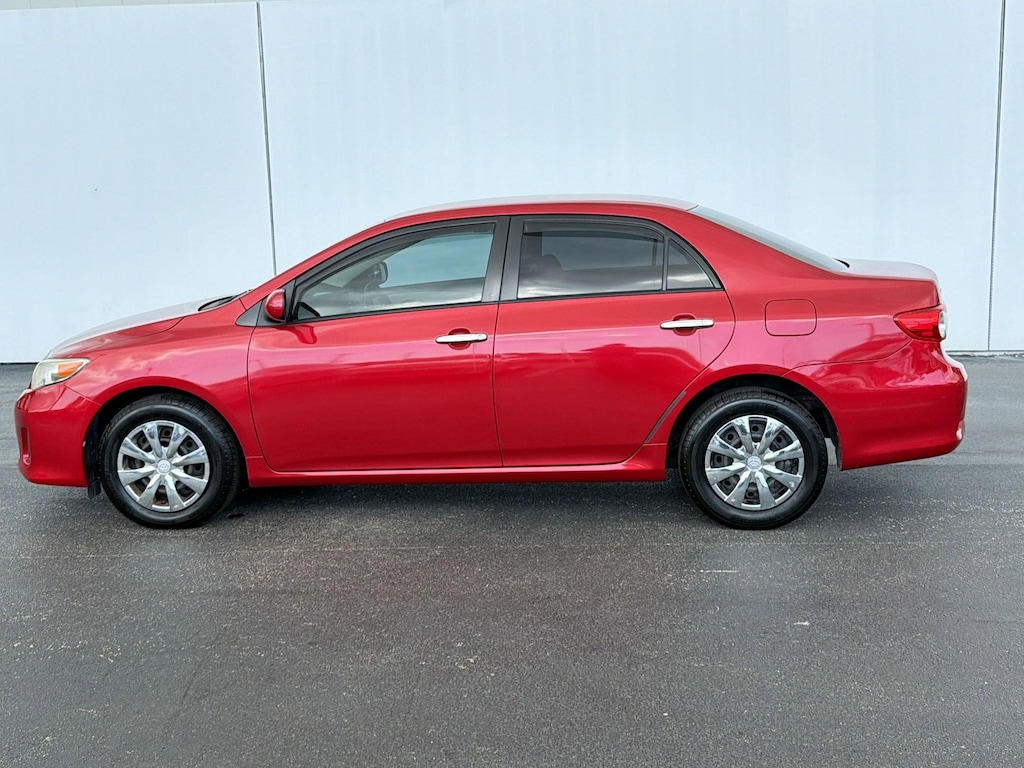 Used 2011 Toyota Corolla LE (4dr Sdn Auto LE (Natl)) Sedan