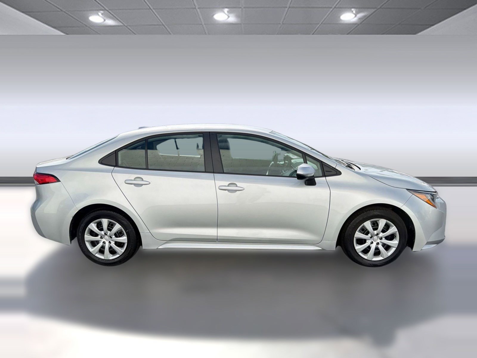 2025 Toyota Corolla LE - Photo 8