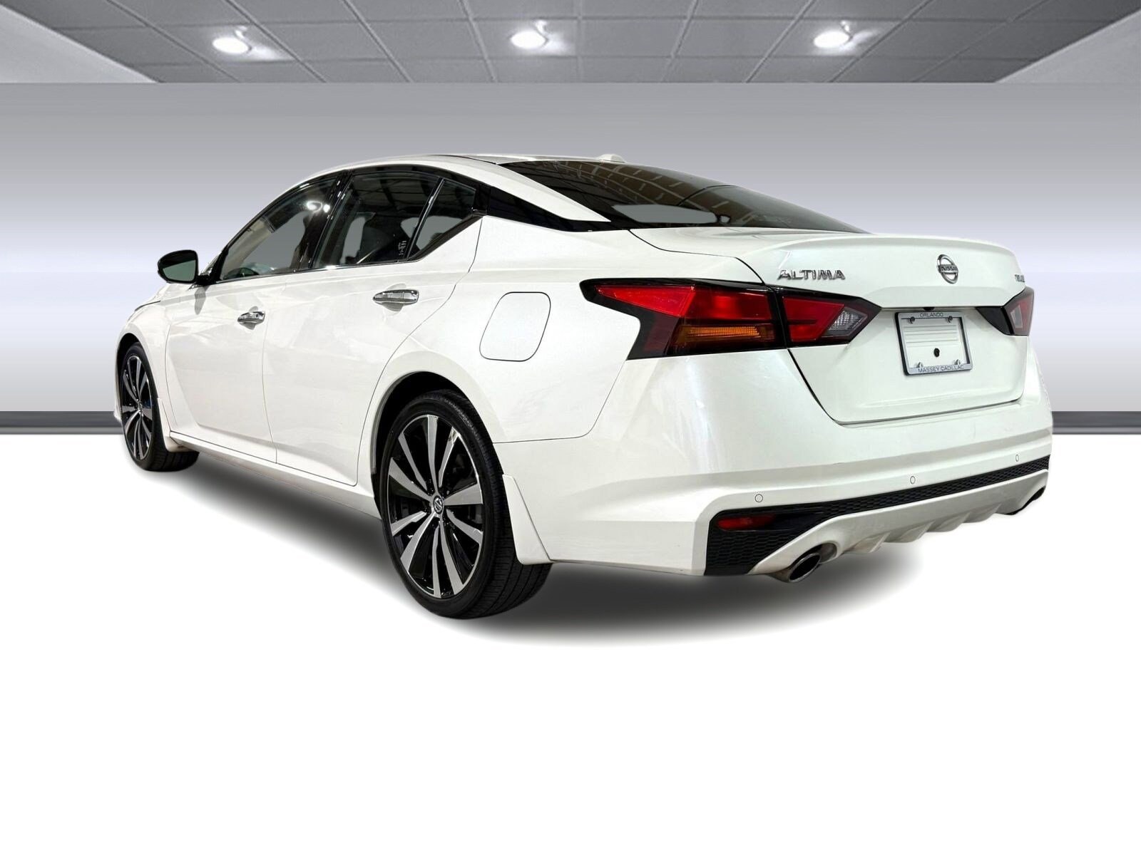 2020 Nissan Altima 2.5 Platinum photo 2