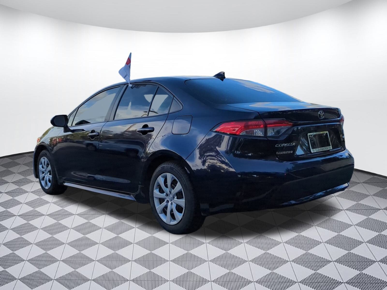 2022 Toyota Corolla LE photo 3