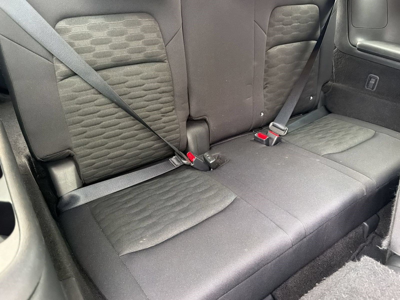 2025 Nissan Pathfinder SV - Photo 26