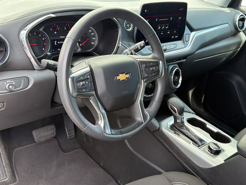 Used 2025 Chevrolet Blazer Blazer FWD 2LT (FWD 4dr LT w/2LT) SUV