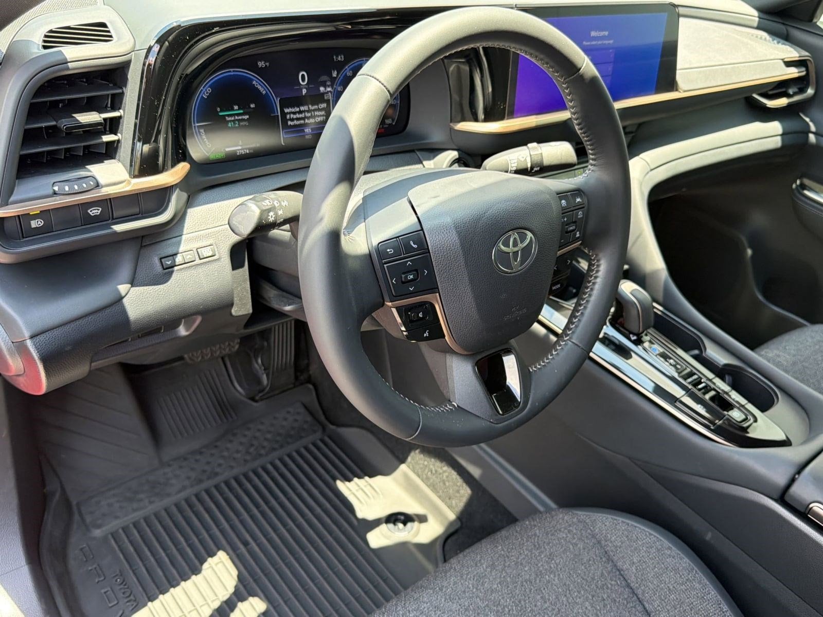 Crown XLE (XLE AWD (Natl)) Sedan