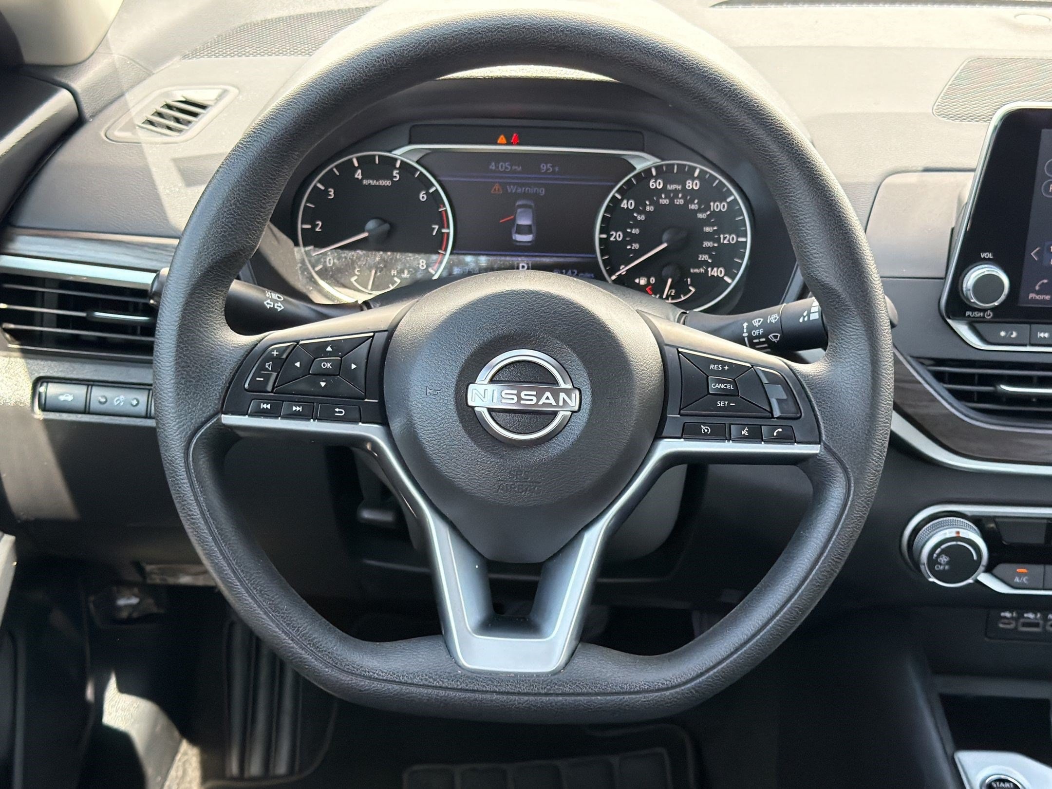 2025 Nissan Altima SV - Photo 11