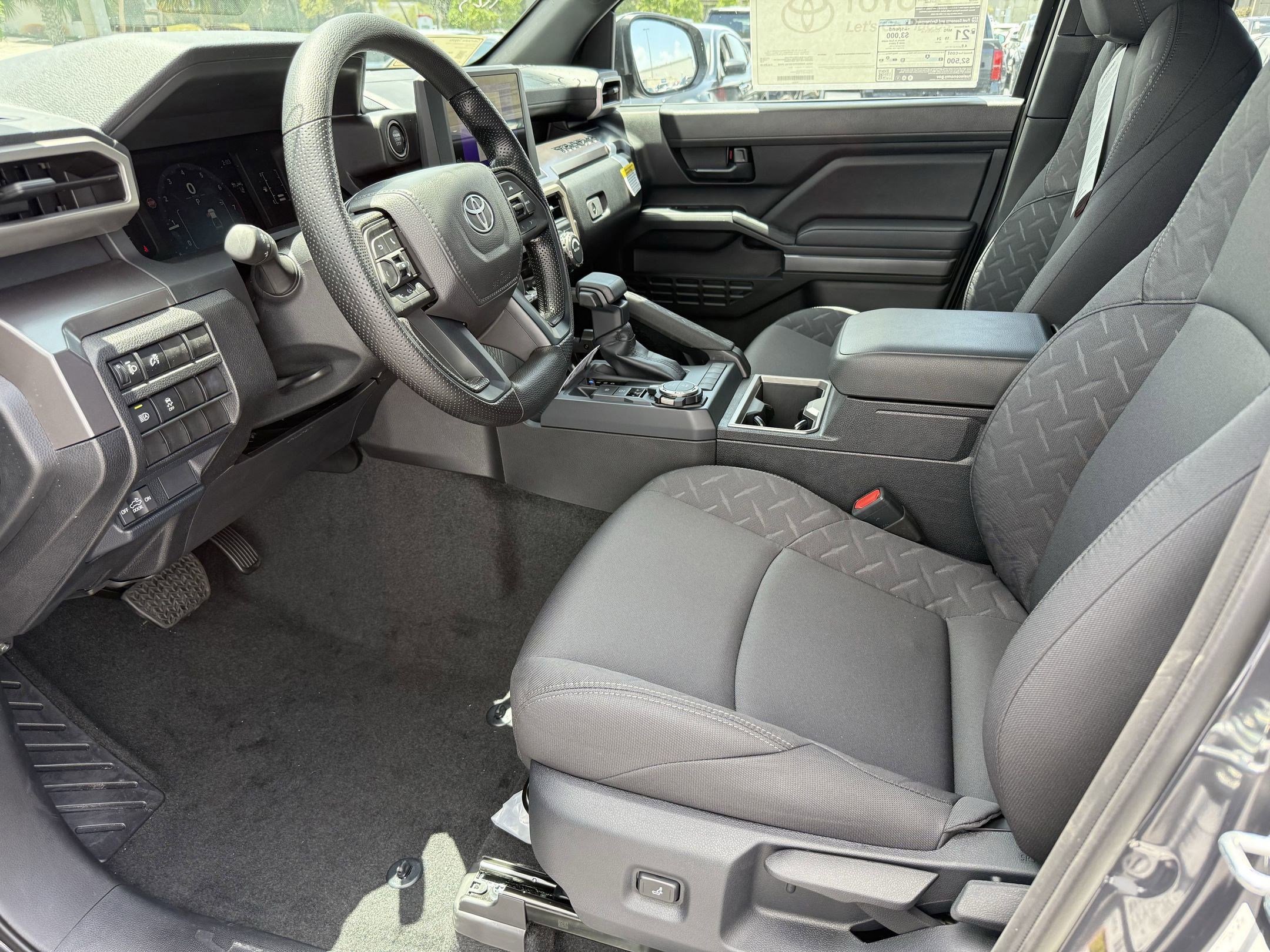 2025 Toyota Tacoma SR5 4x4 Double Cab photo 4