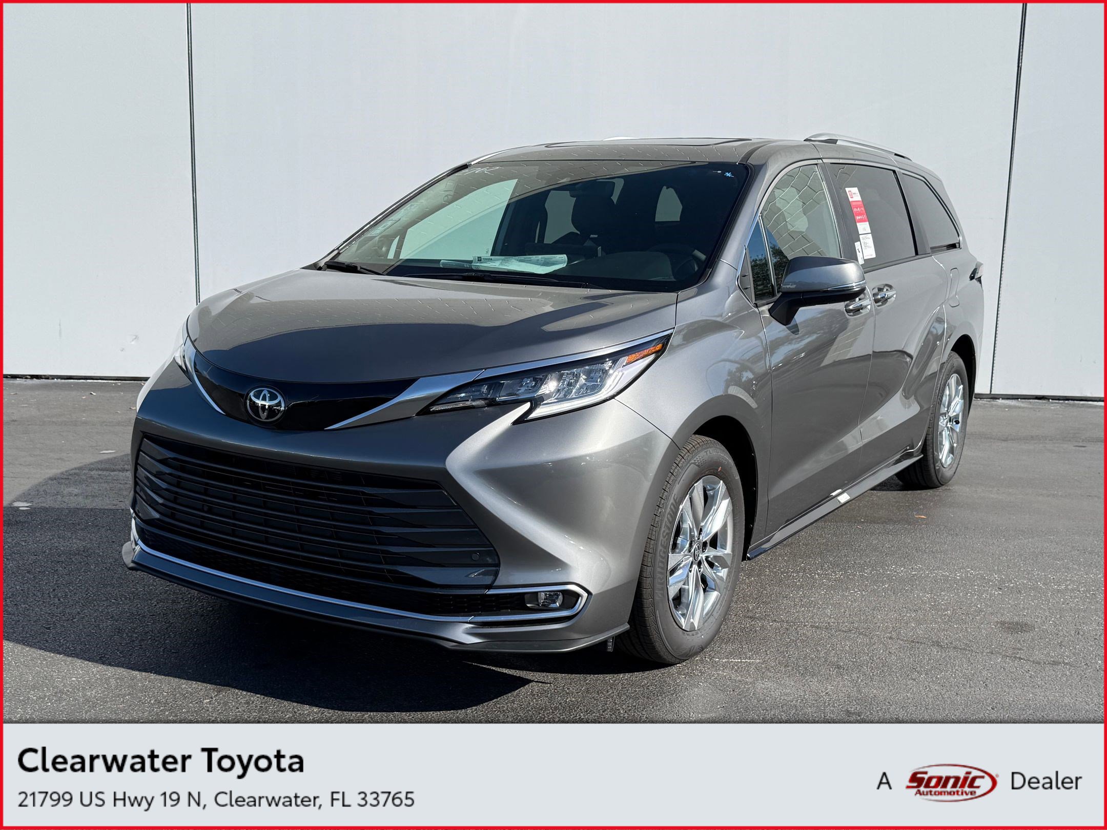 2026 Toyota Sienna Limited's photo