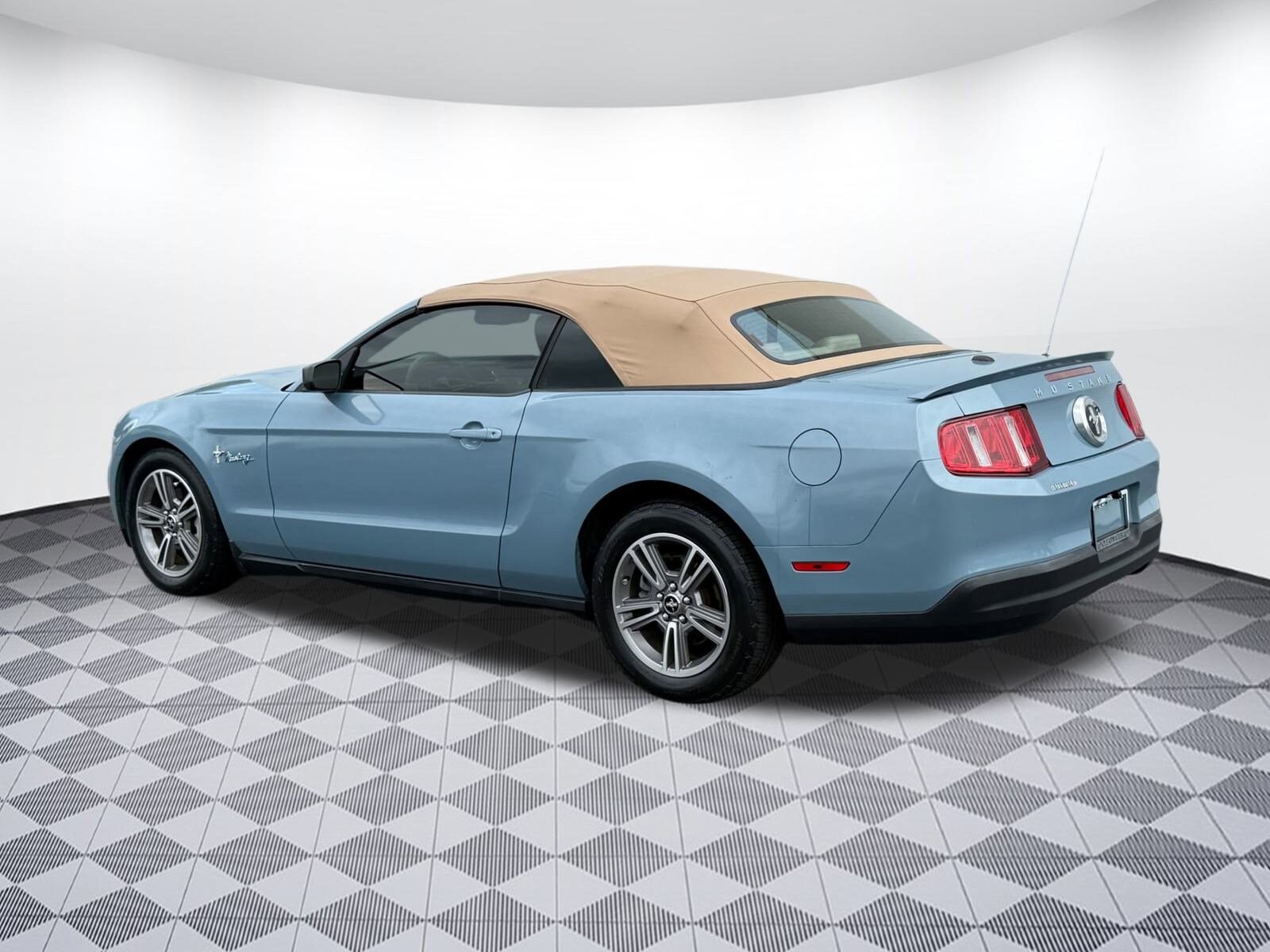 2010 Ford Mustang V6 Convertible photo 3