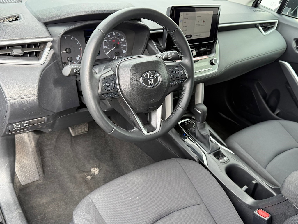 Used 2025 Toyota Corolla Cross LE SUV