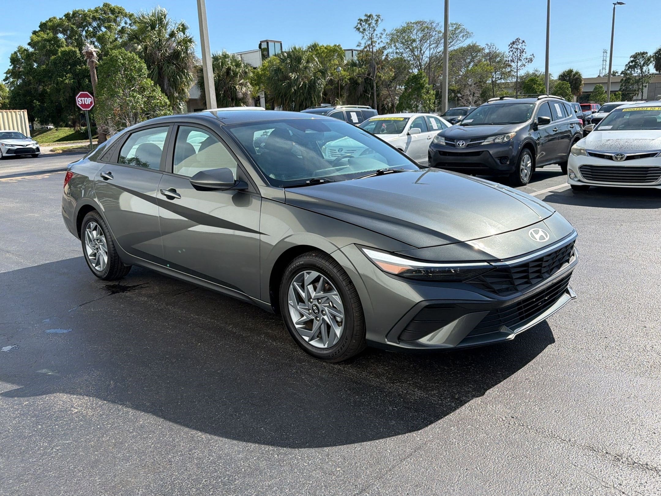 Elantra SEL (SEL IVT) Sedan