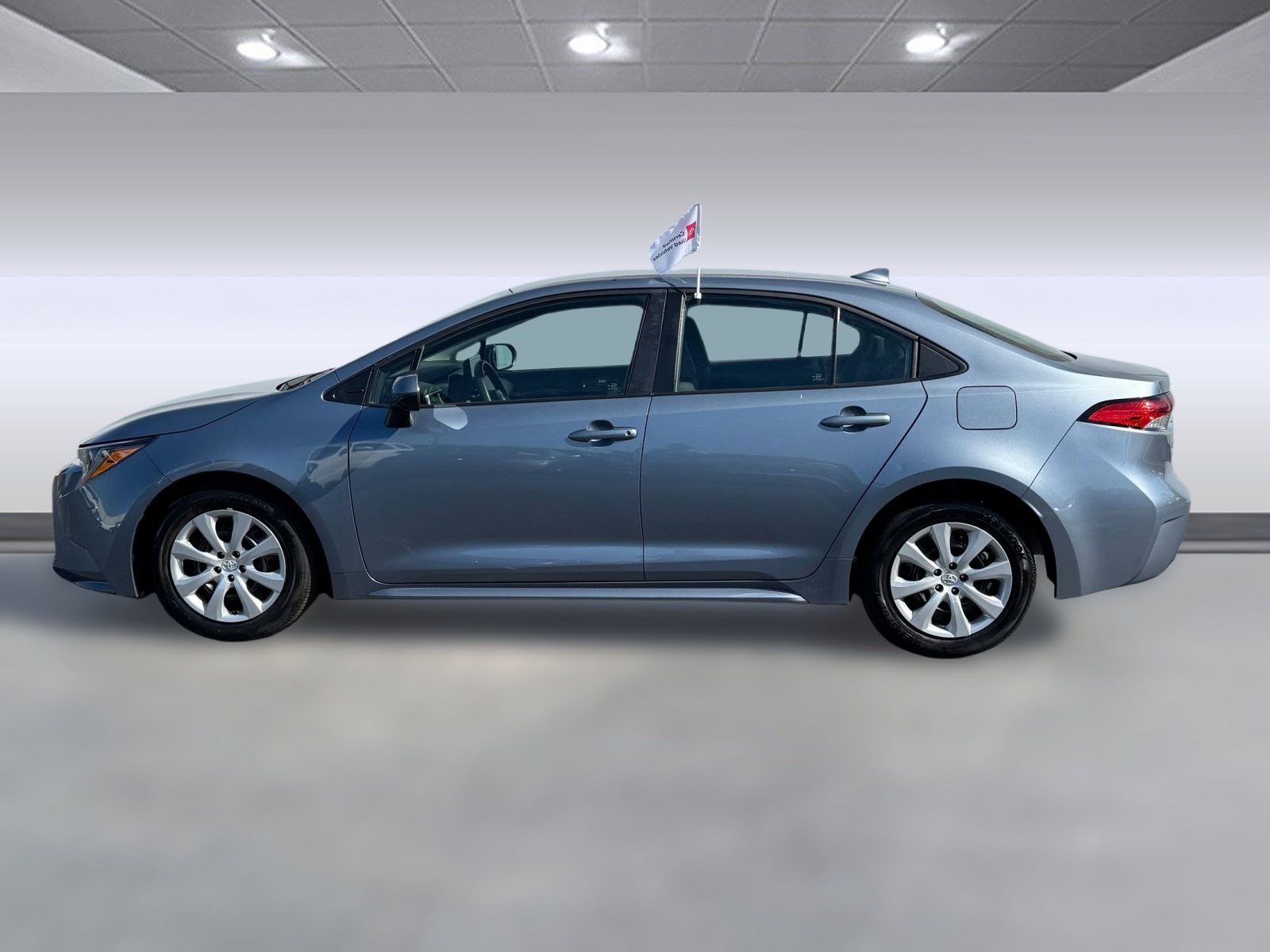 2023 Toyota Corolla LE photo 2