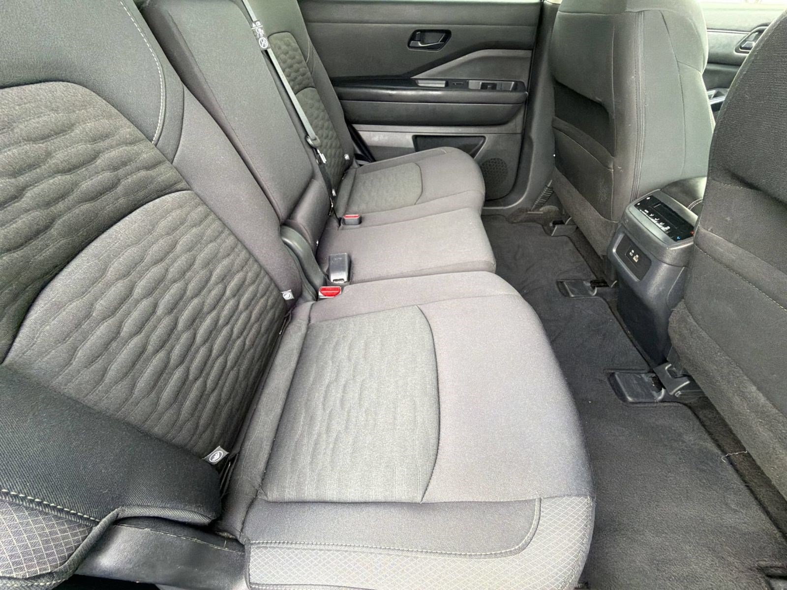 2025 Nissan Pathfinder SV - Photo 33