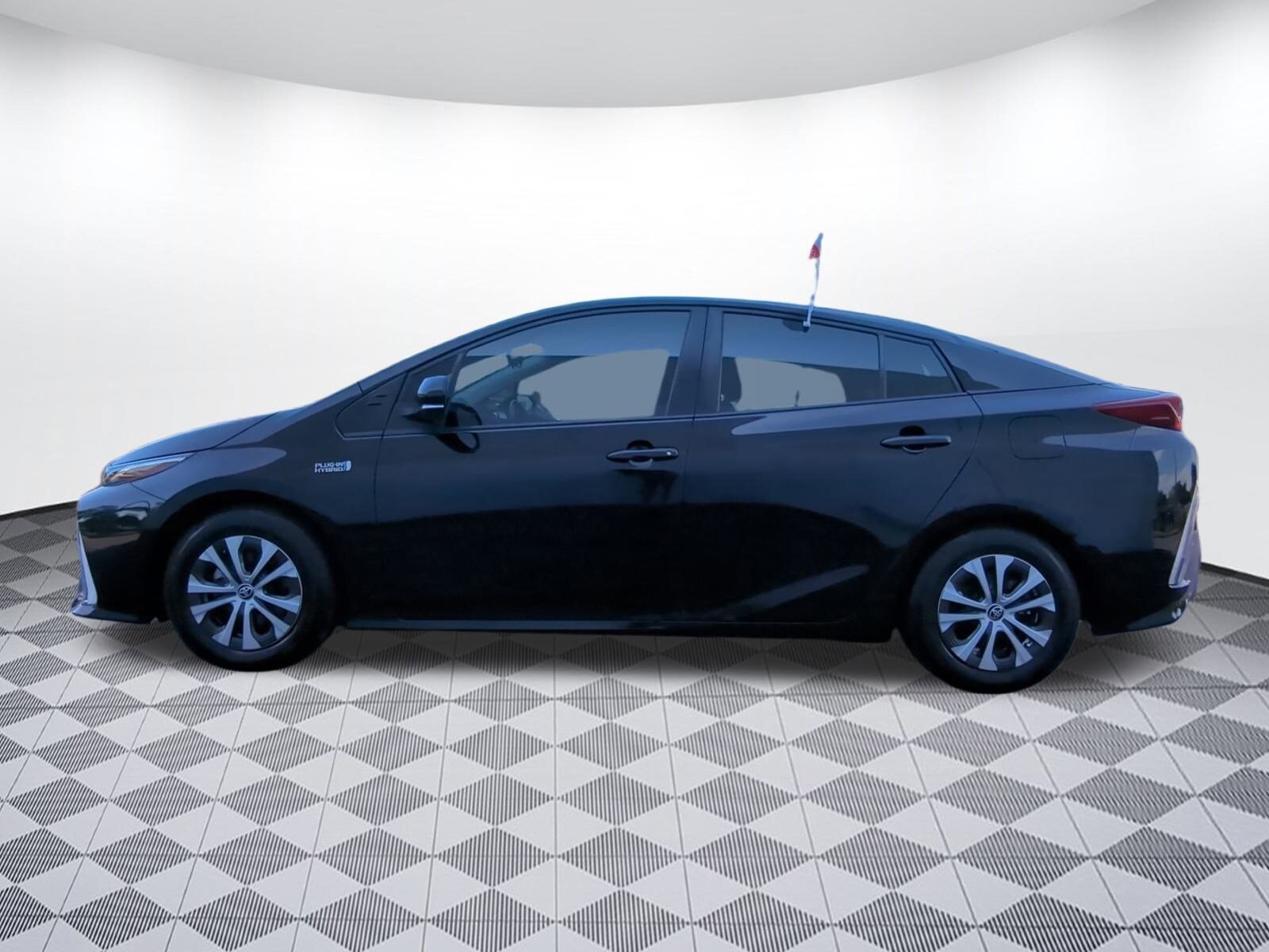2022 Toyota Prius Prime XLE photo 2