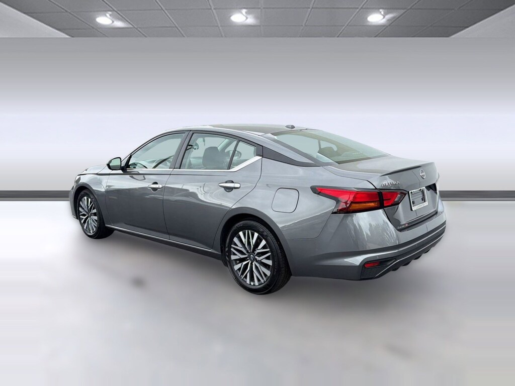 Used 2025 Nissan Altima SV Sedan