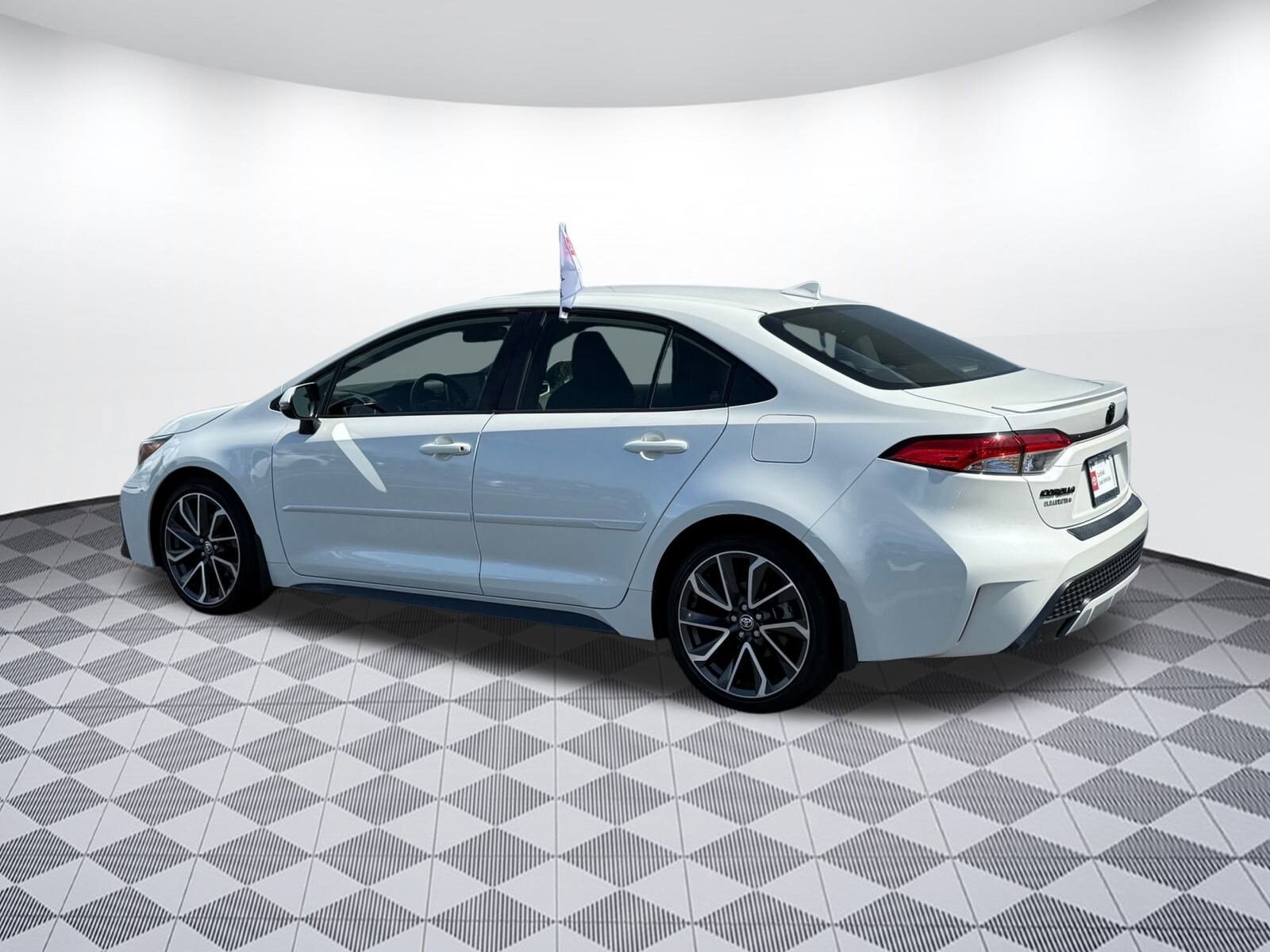 2021 Toyota Corolla SE photo 3