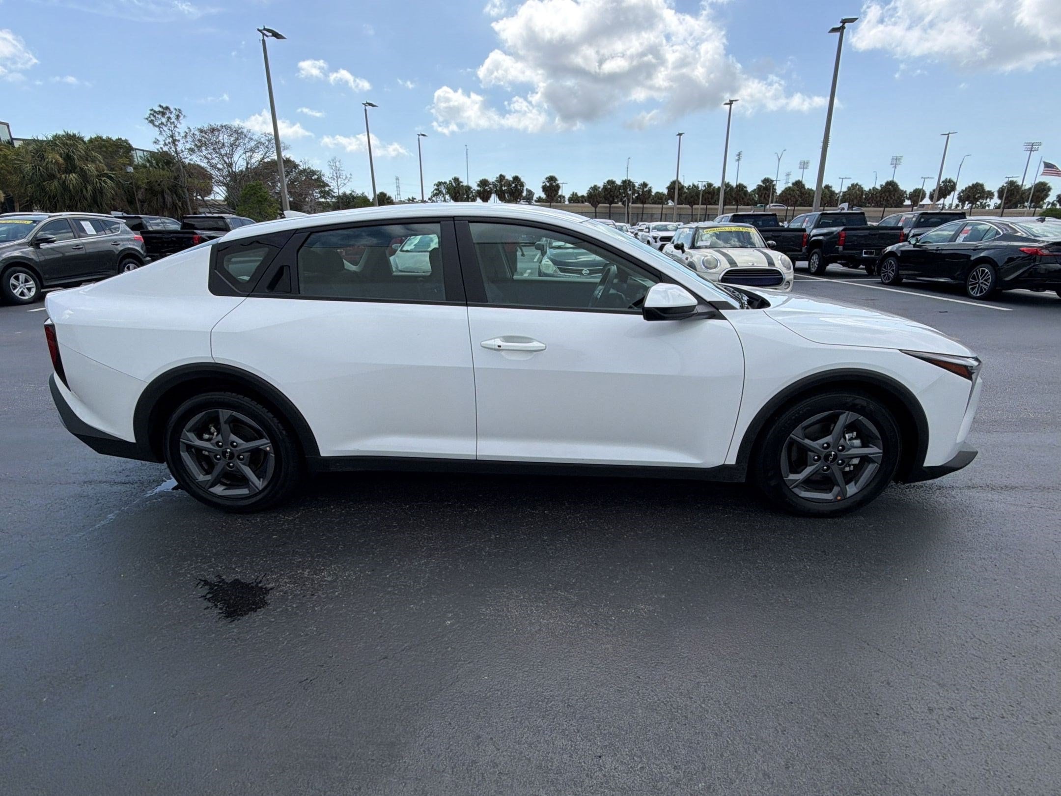 2025 Kia K4 LXS - Photo 8