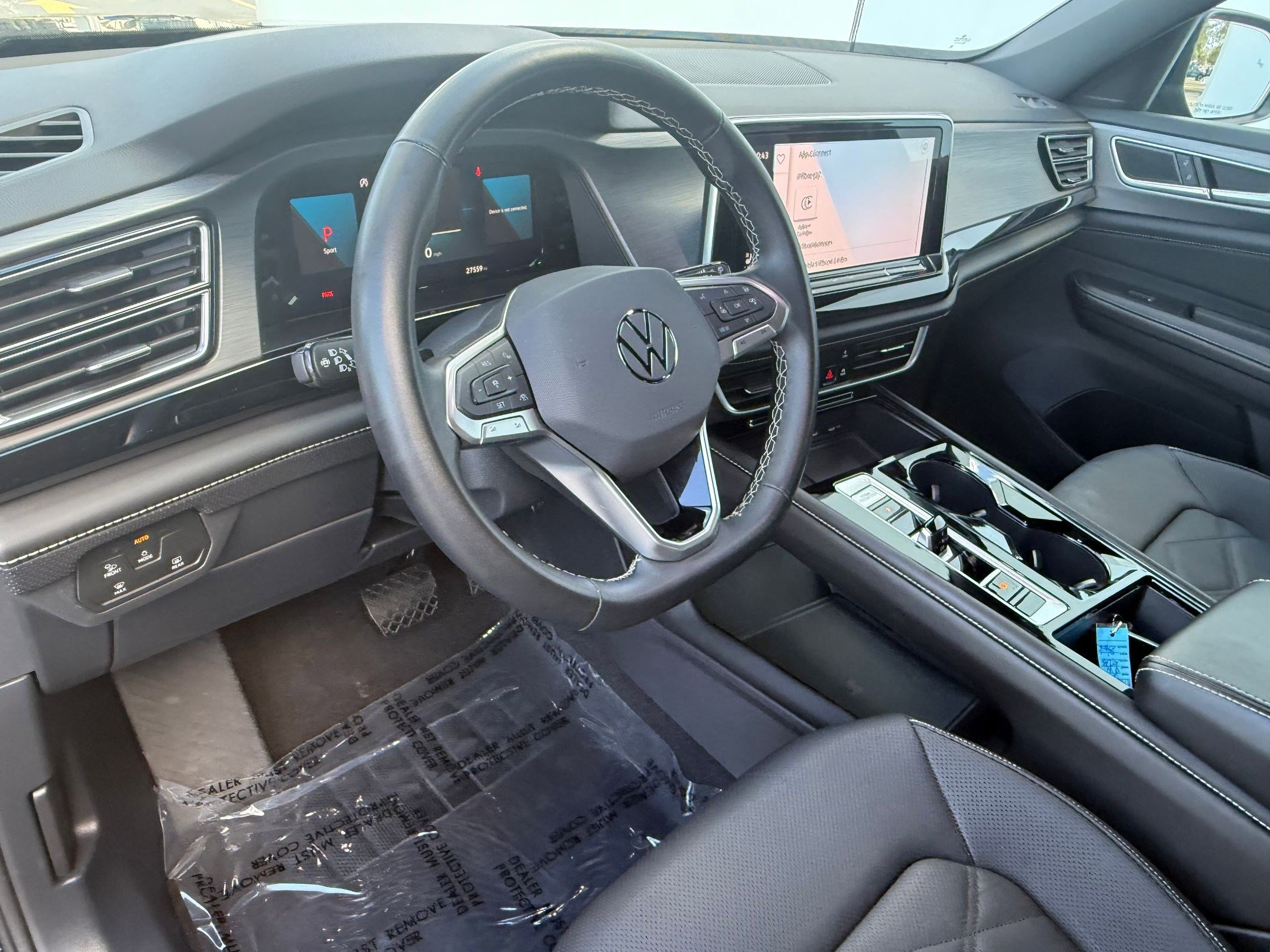 2024 Volkswagen Atlas Cross Sport SE Technology photo 3