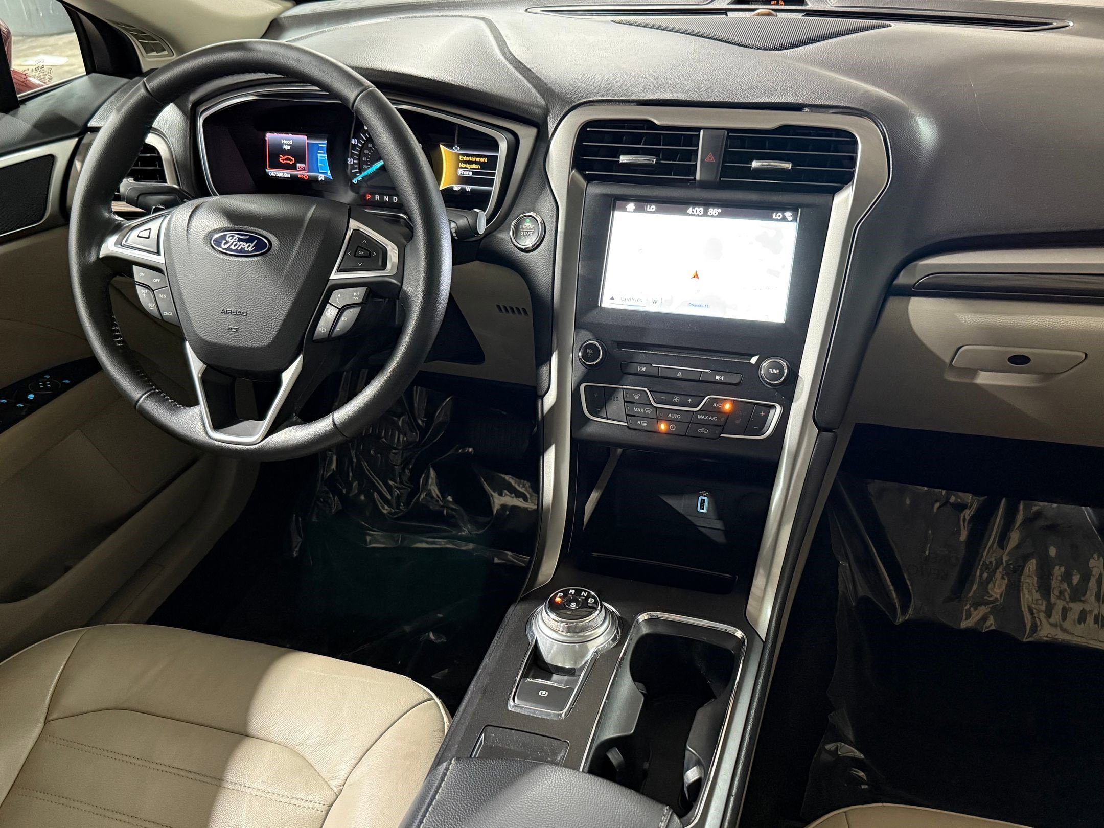 2017 Ford Fusion SE photo 3