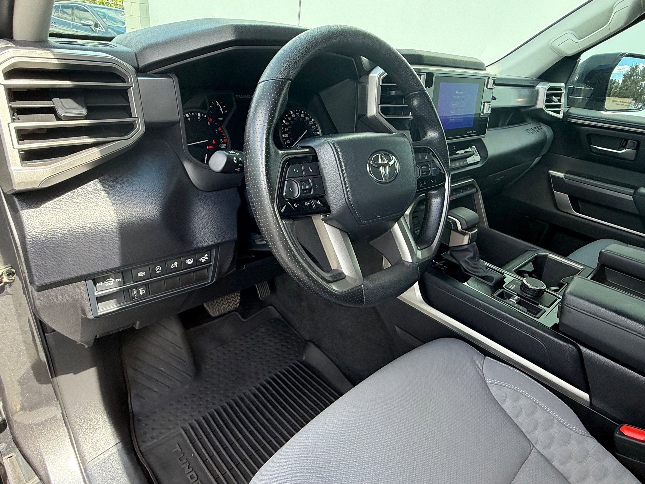 2024 Toyota Tundra SR5 CrewMax photo 4