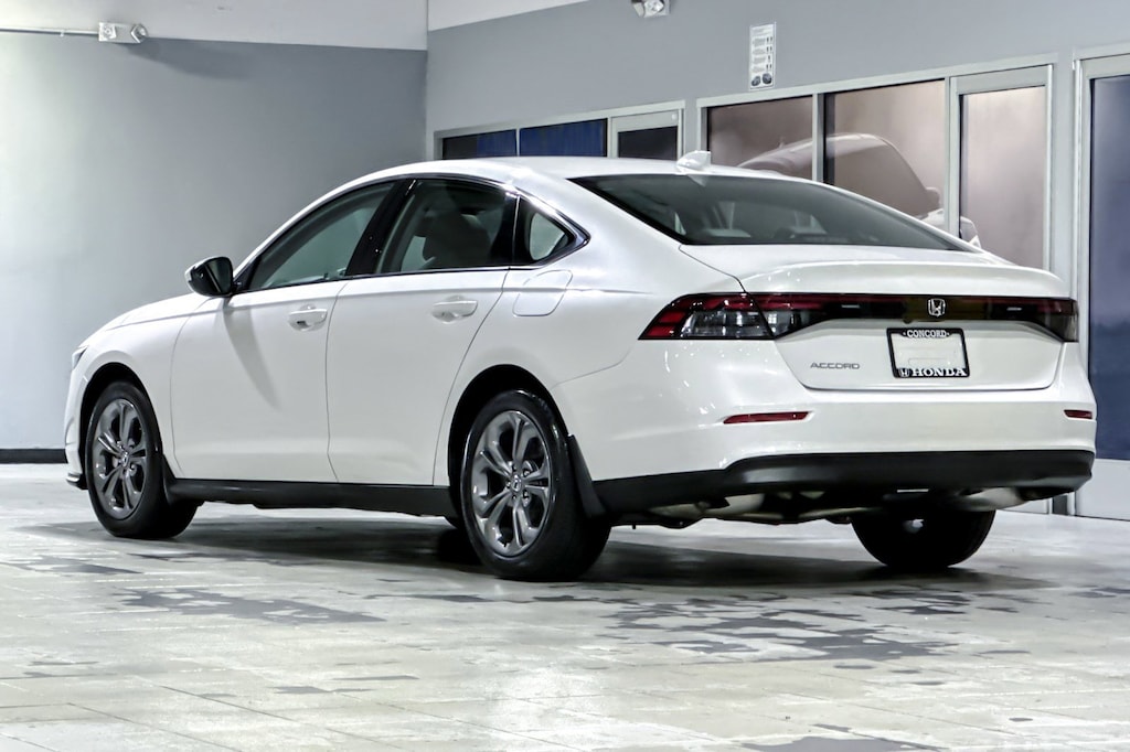 Used 2024 Honda Accord EX Sedan