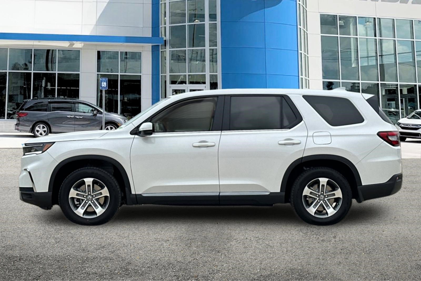 2025 Honda Pilot EX-L photo 2