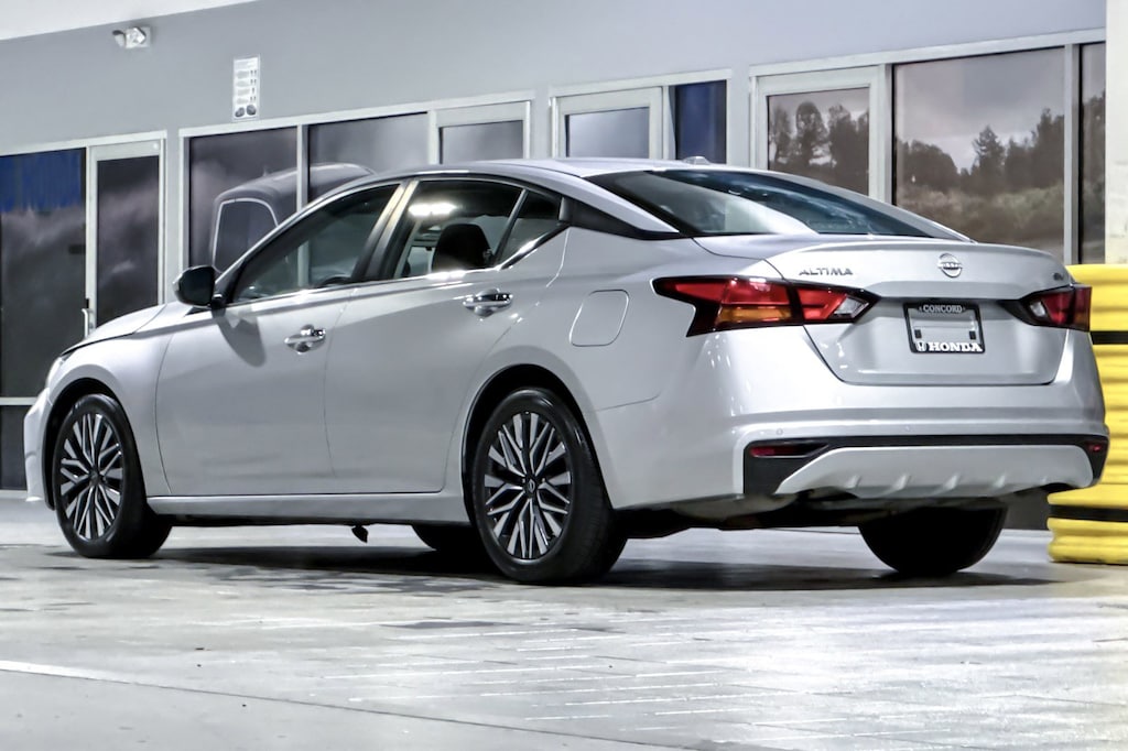 Used 2023 Nissan Altima 2.5 SV Sedan