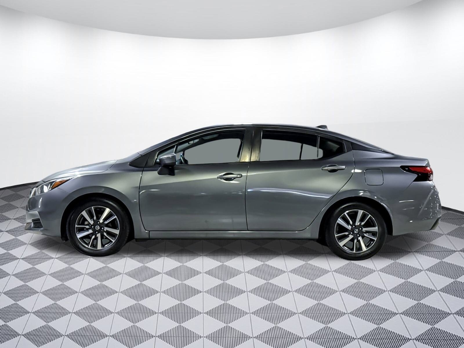 2021 Nissan Versa 1.6 SV photo 2
