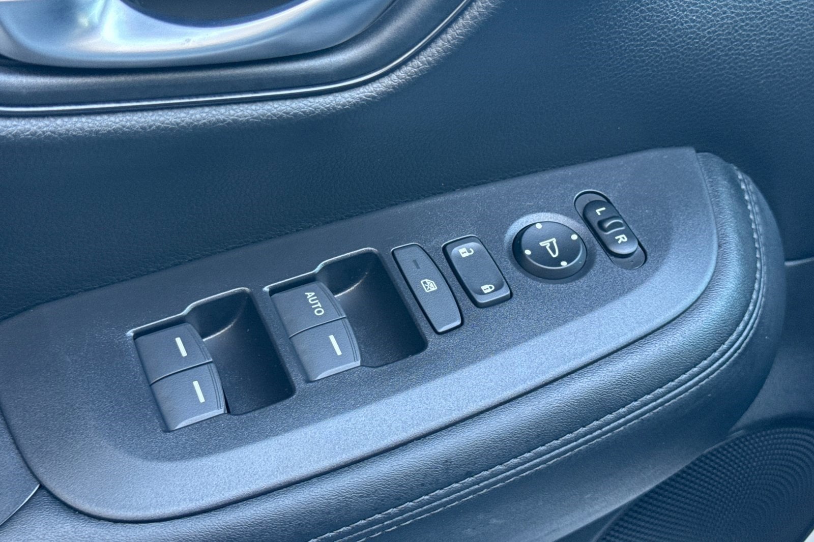 2026 Honda HR-V LX - Photo 13