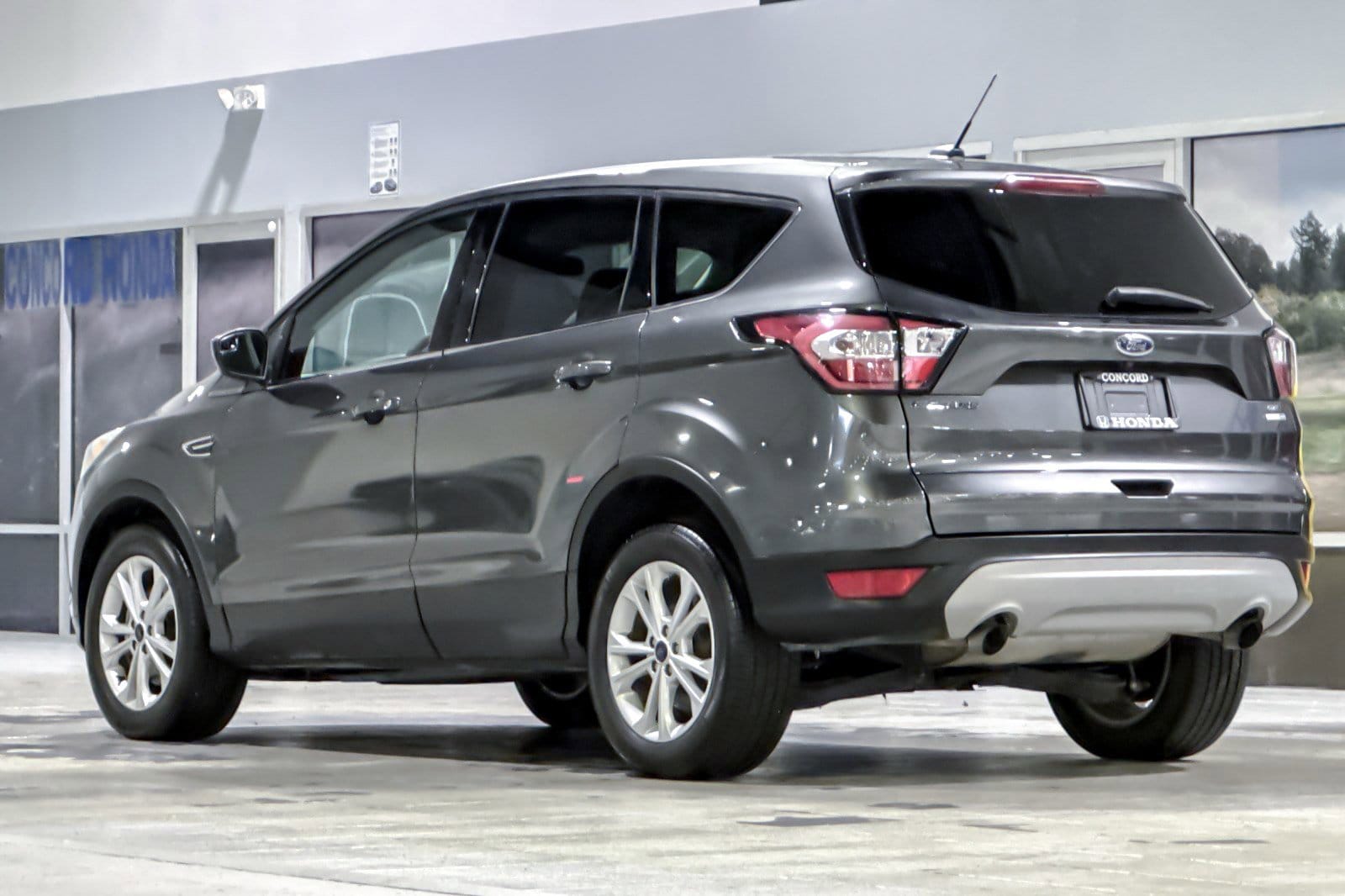 2017 Ford Escape SE photo 2