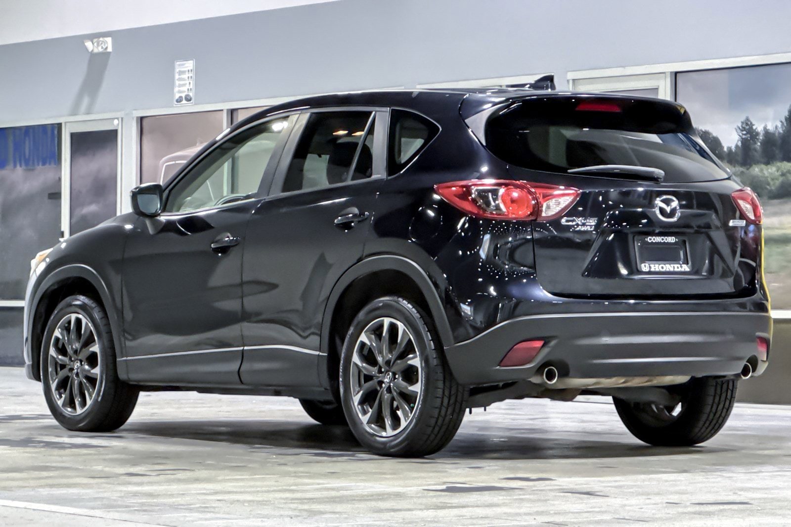 2016 Mazda Mazda CX-5 Grand Touring (2016.5) photo 2