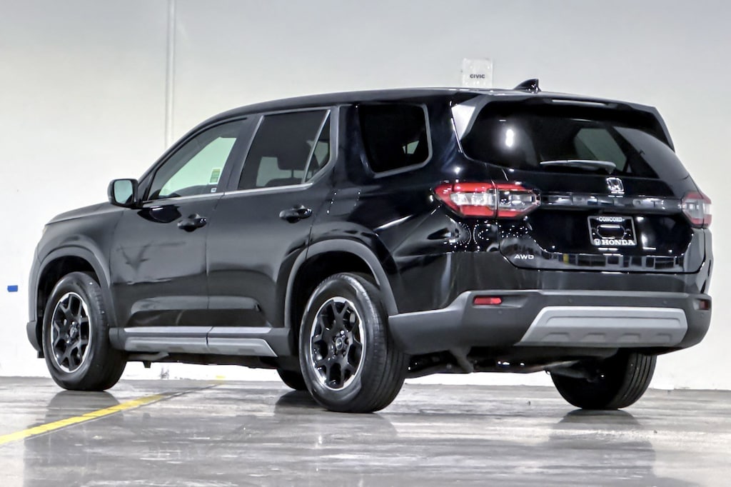 Used 2025 Honda Pilot EX-L SUV