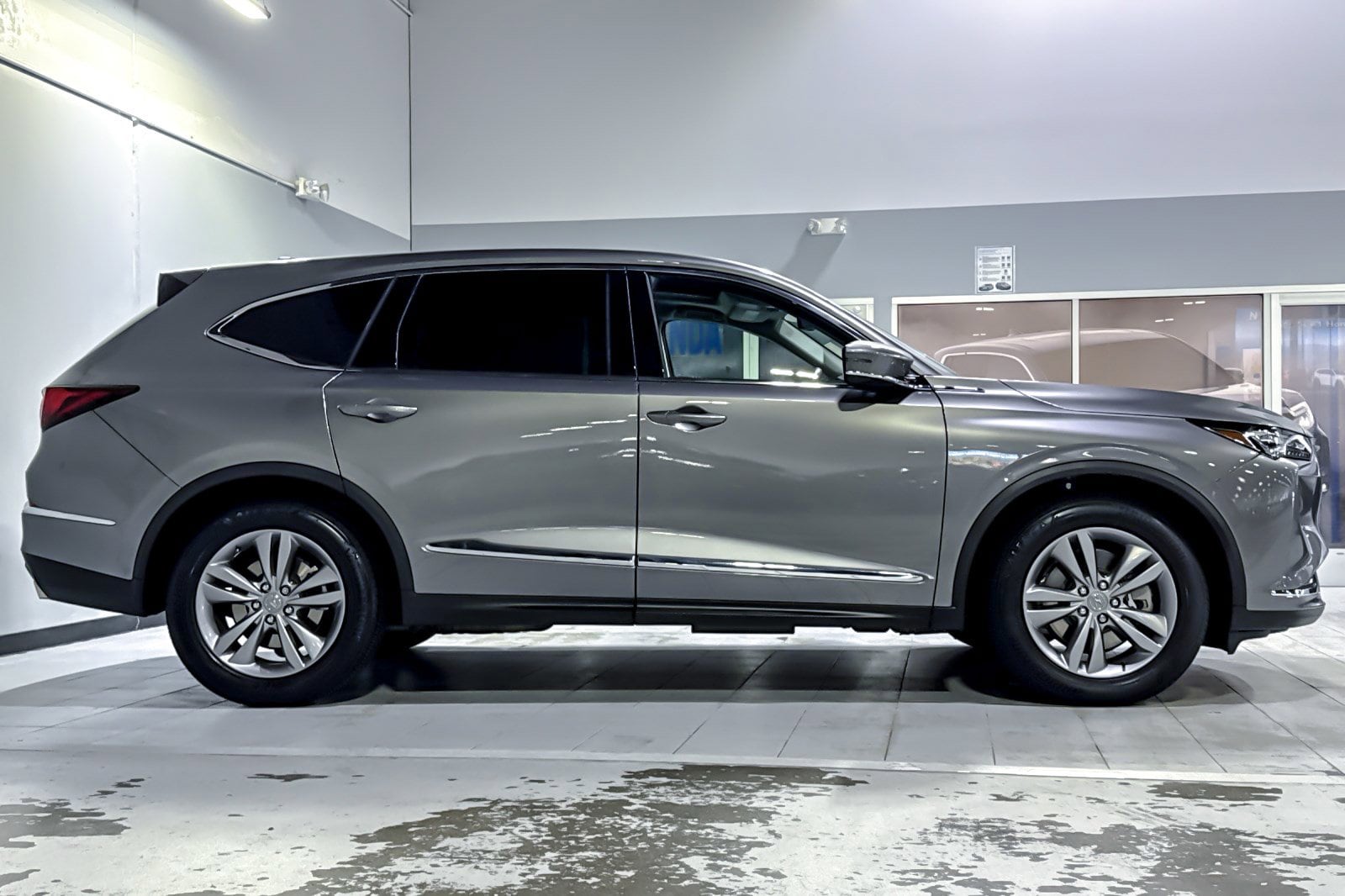2023 Acura MDX SH-AWD photo 3