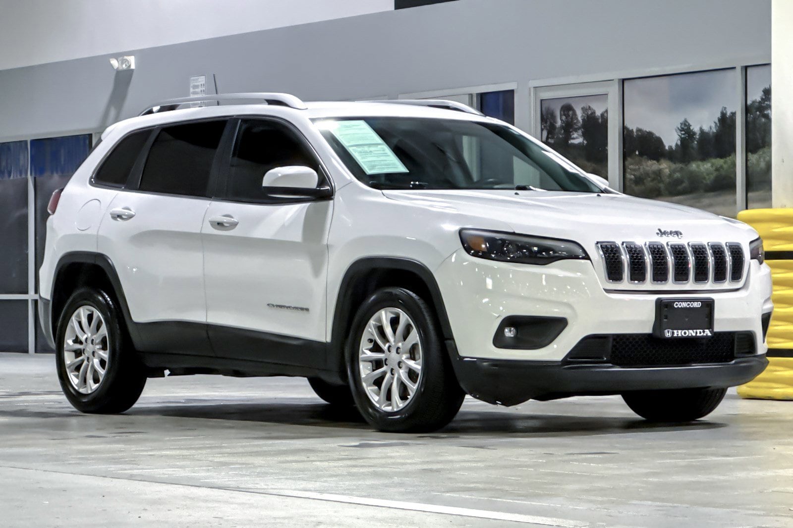 2019 Jeep Cherokee Latitude FWD photo 5