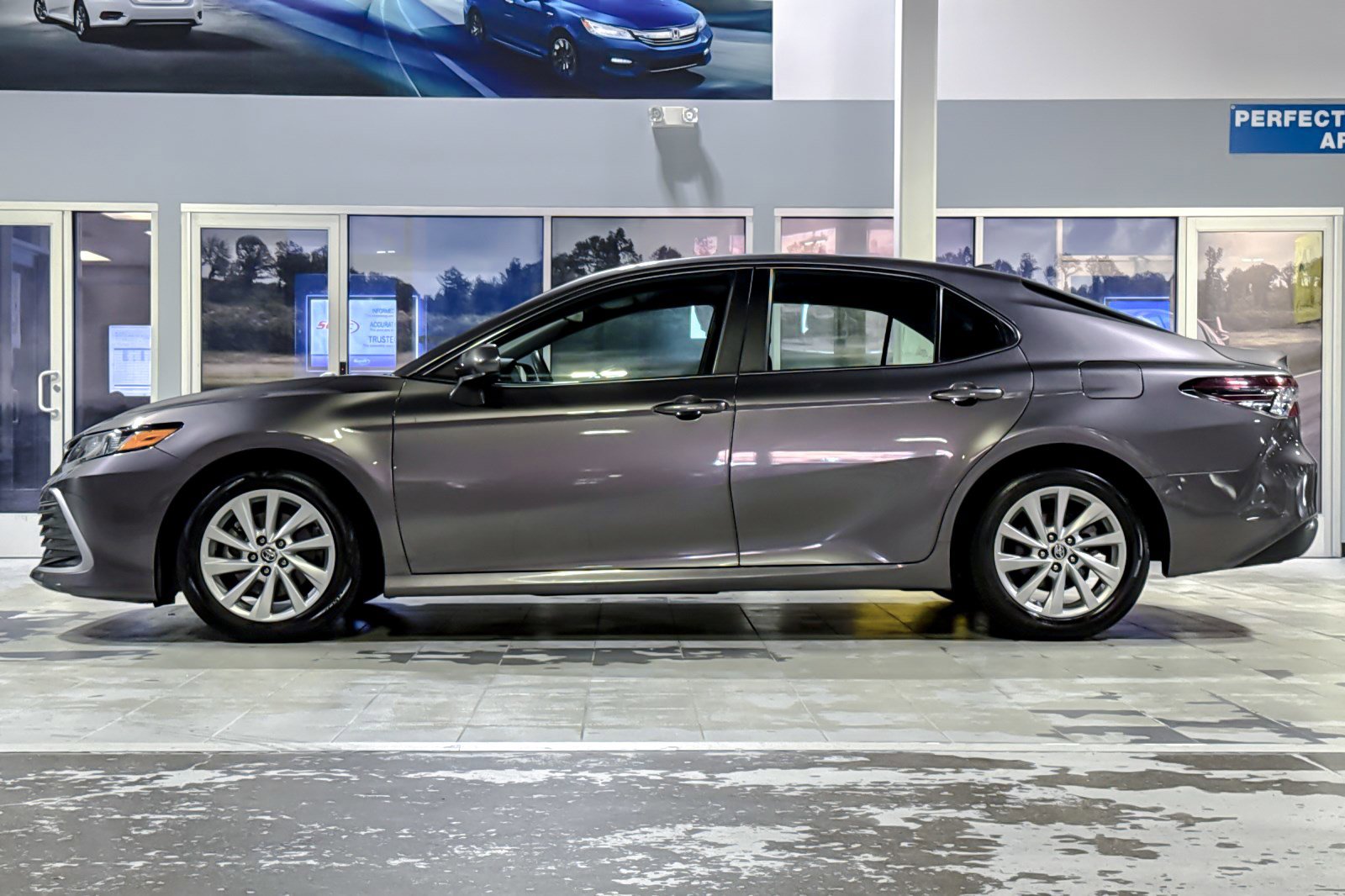 2023 Toyota Camry LE photo 2